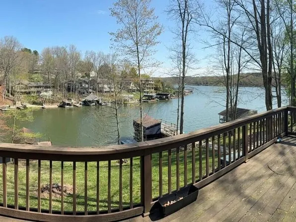 503 Greenacre Cir, Howard, OH 43028