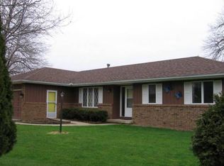 1106 Pearl Dr, Mahomet, IL