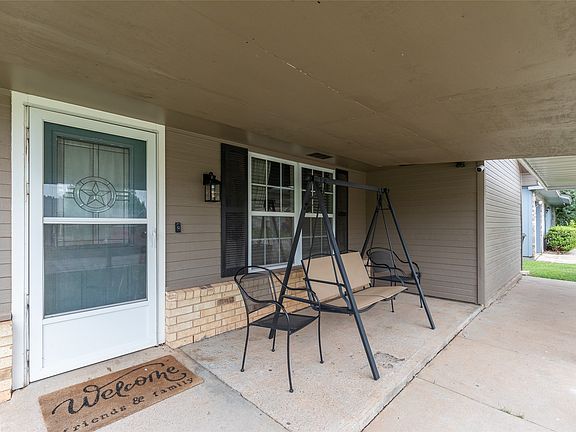 4th image of 3849 Radcliff Rd