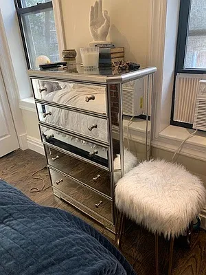 Rented by Voro New York | media 30