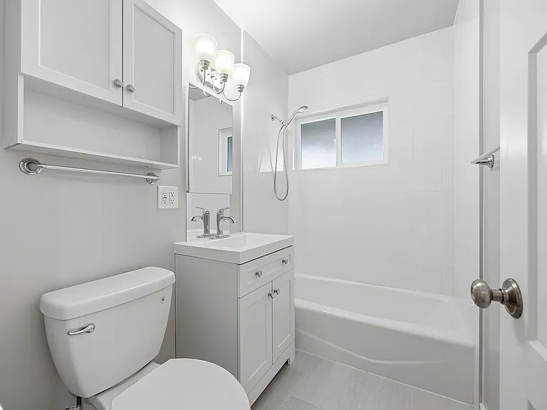 225 N Orchard Ave — Photo 11
