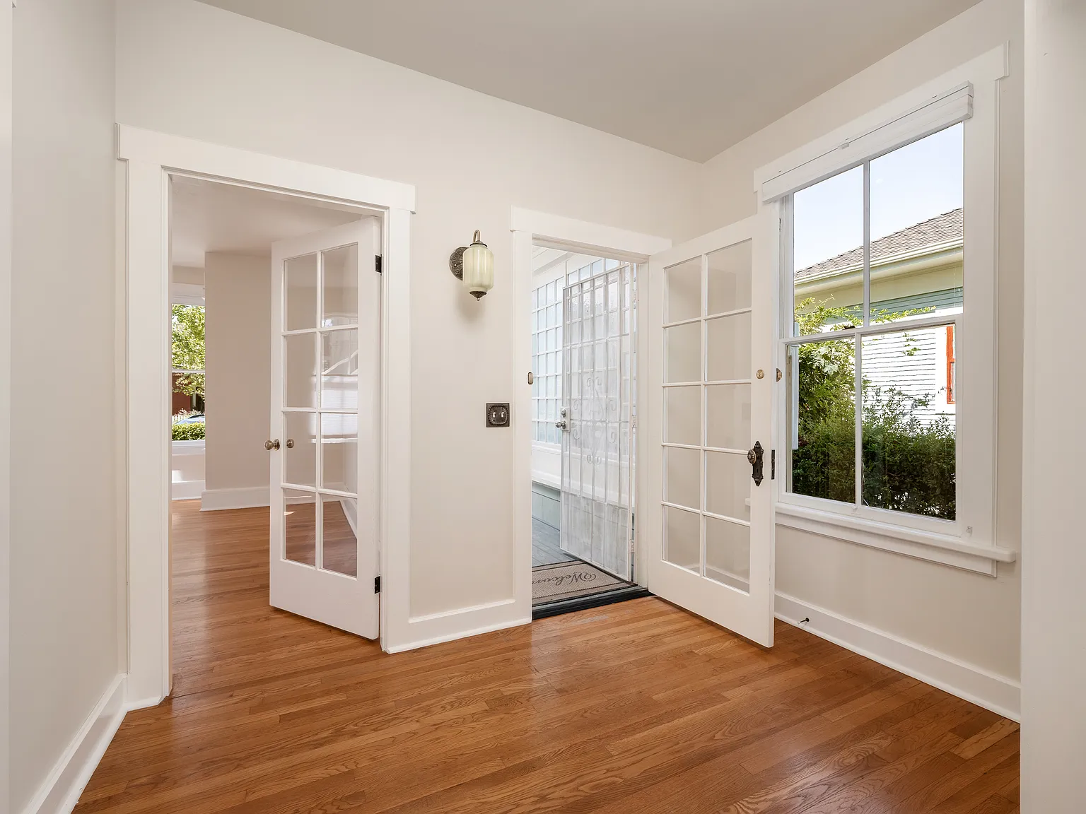 532 Brinkerhoff Ave — Photo 3