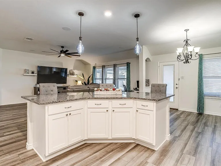 3309 Comal Dr — Photo 10