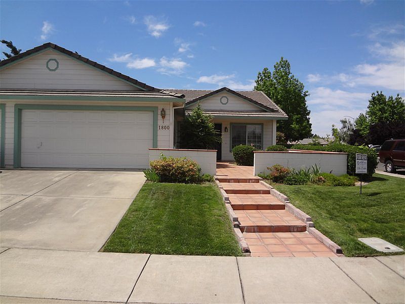 2nd image of 1800 White Oak Dr