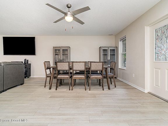 3rd image of 5651 Travis St