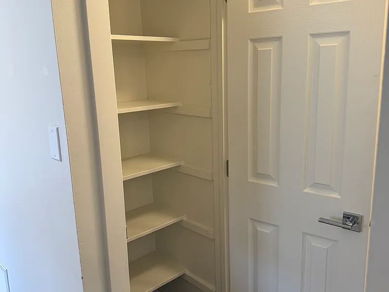 232 N H St — Photo 13