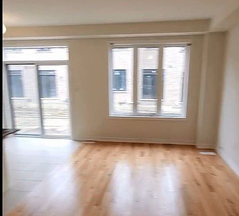 2nd image of 7 Boiton St