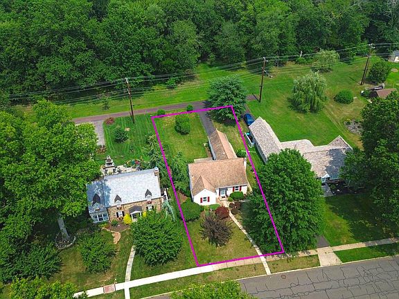 4th image of 121 Oak Dr