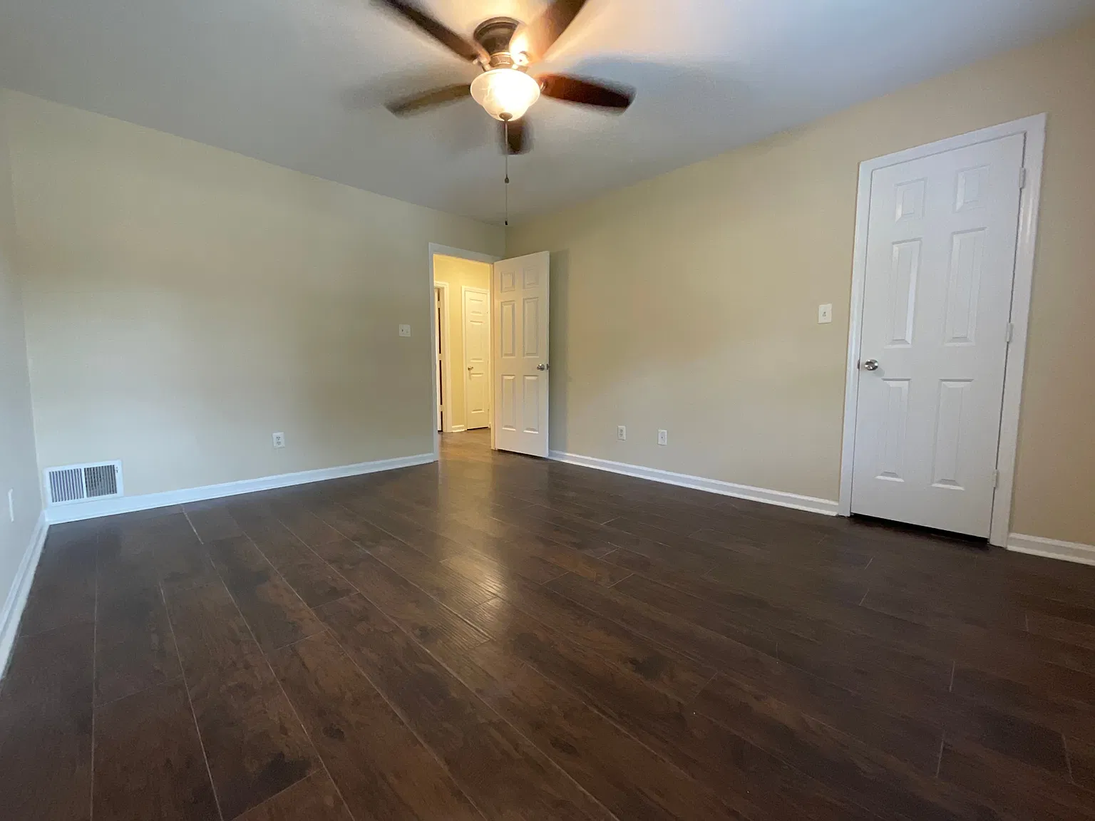 1002 Cedar Place Court Winston Salem, NC 27107 — Photo 2