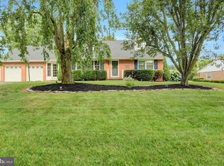 415 Briar Ln, Chambersburg, PA