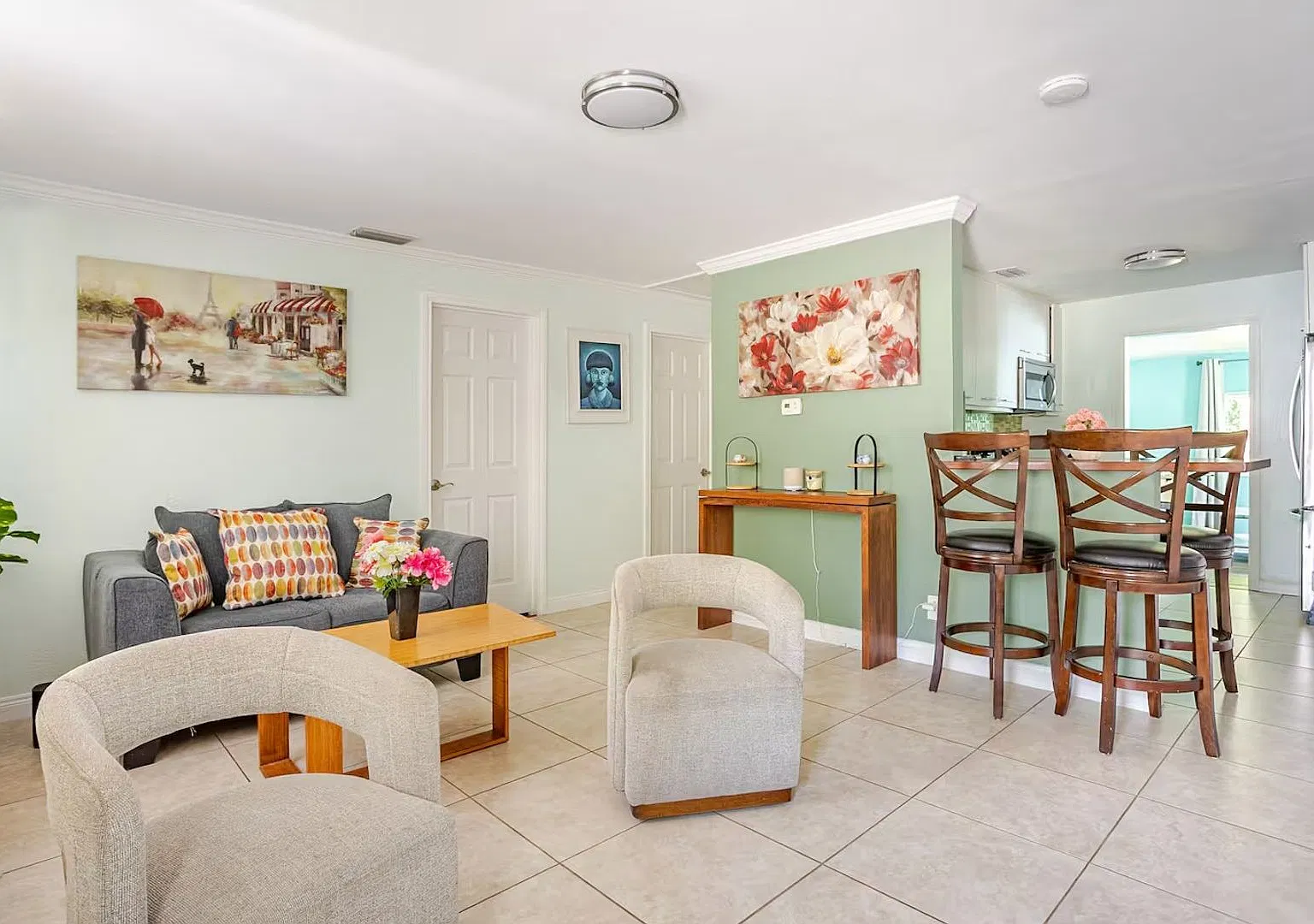 Beautifully Updated & Fully Furnished 3-Bedroom Home With Private In-Law Suite & Solar Panels! — Photo 4