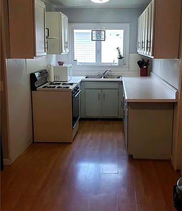 3rd image of 1413 W South 3rd St