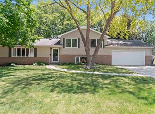 257 Crestview Ave, Waterloo, IA 50701