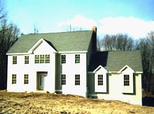 19 Yogananda St, Newtown, CT 06482