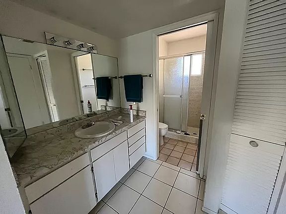 4th image of 16640 E Almont Dr