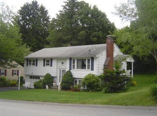 4 Winchester Ave, Auburn, MA 01501