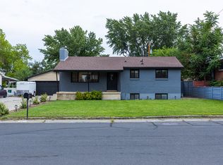 661 E Wyandotte Ave, Sandy, UT 84070