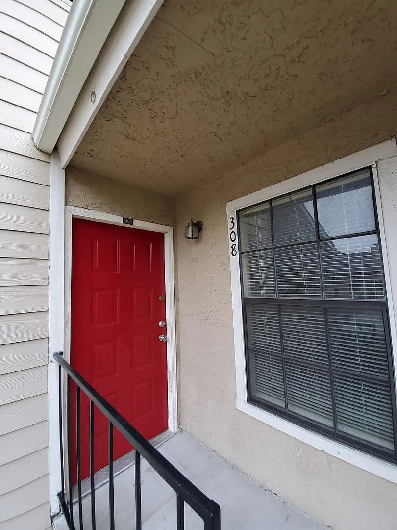 Gated Community — Photo 2