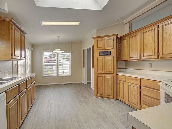 5th image of 5101 NE 121st Ave Unit 58