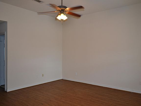 2nd image of 3760 Oldenburg Ln #3762