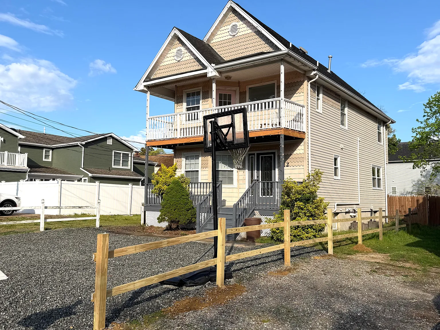 4 bed, 2100 sqft, $3,350 — Photo 3