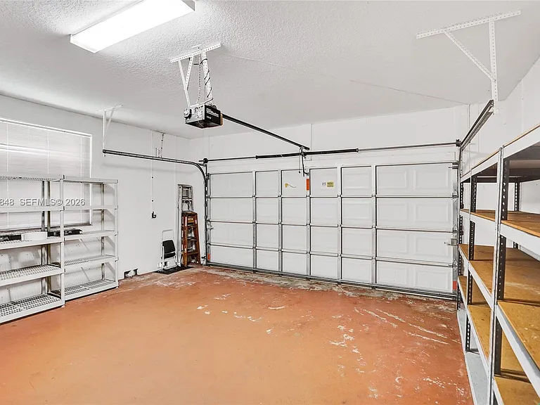 10800 Haydn Dr — Photo 17