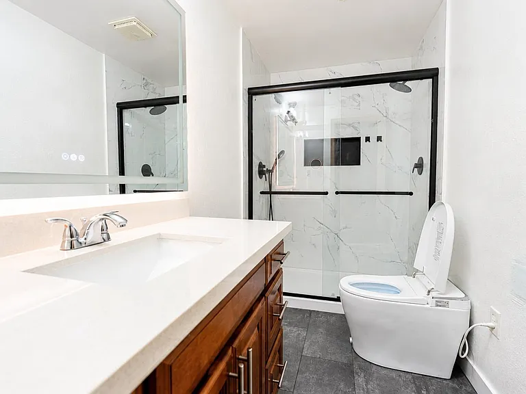 4827 S 56th St #3 — Photo 15