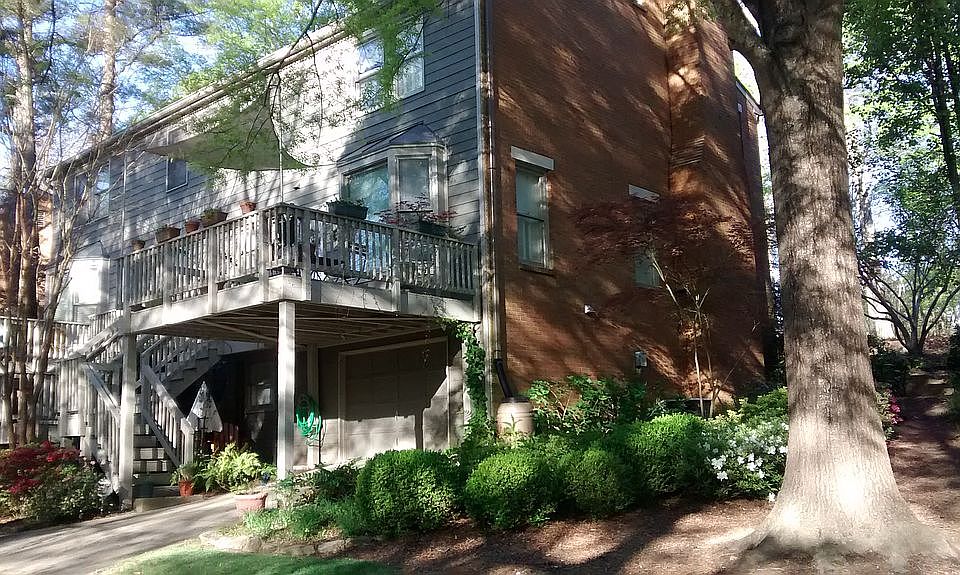 2nd image of 1162 Morningside Pl NE