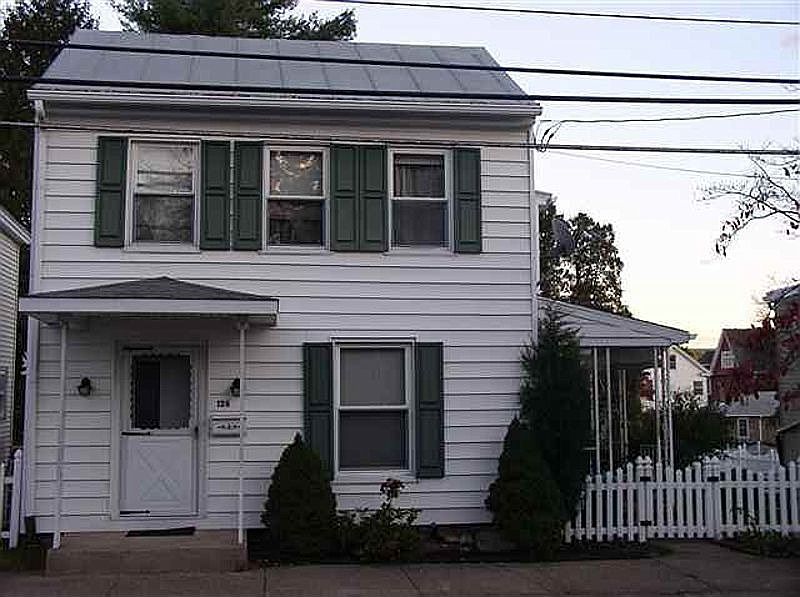 2nd image of 126 N High St