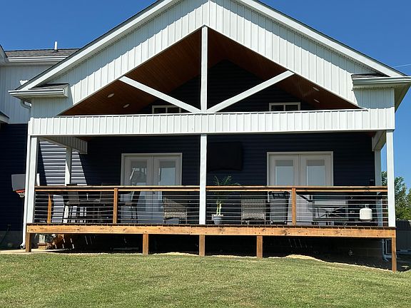 2nd image of 60 Lexington Dr