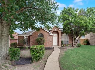 1023 Hampshire Ln, Cedar Hill, TX 75104