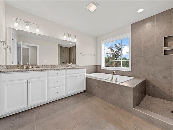 2nd image of 126 Oak Meadow Ln
