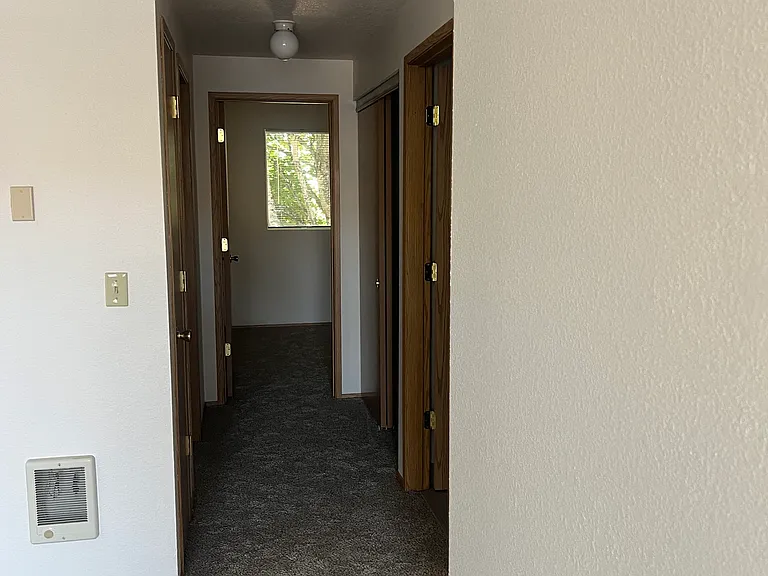 Silverpark Apartments — Photo 3