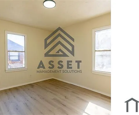 422 E Northrup Dr — Photo 5