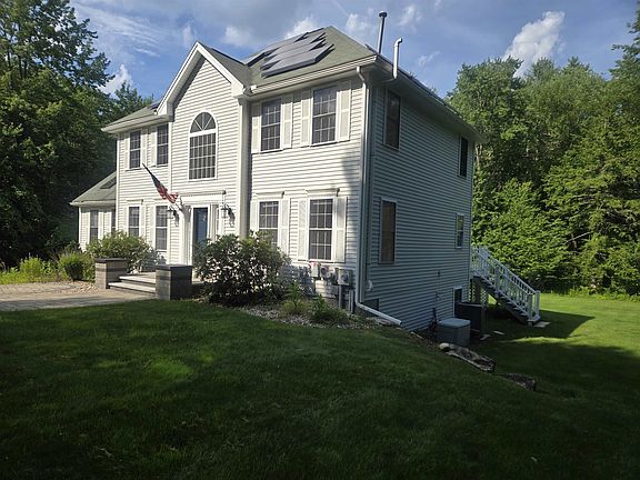 2nd image of 32 Stowell Rd