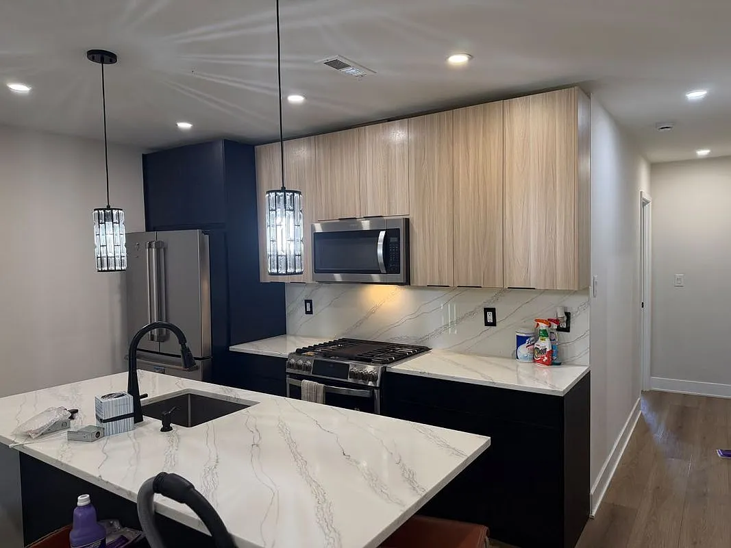 2 bed, 2.0 bath, 1000 sqft, $1,950 — Photo 2