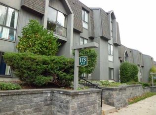 113 Essex Cir APT B, Guilderland, NY 12084