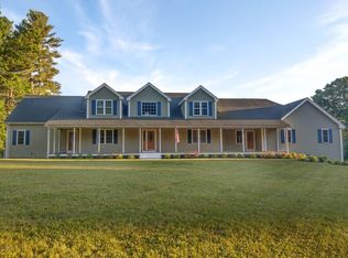 46 Dunleavey Brook Dr, Uxbridge, MA 01569