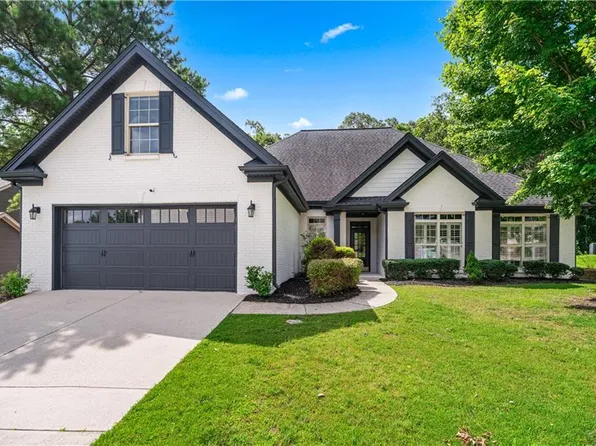 2728 Limestone Creek Dr, Gainesville, GA 30501