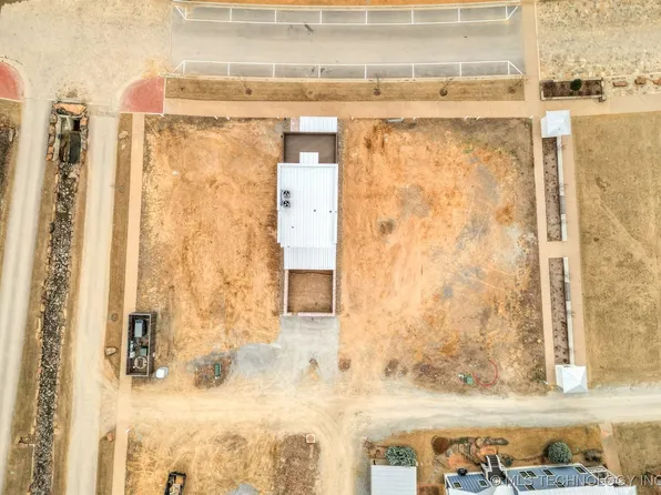 57 Water St, Eufaula, OK 74432