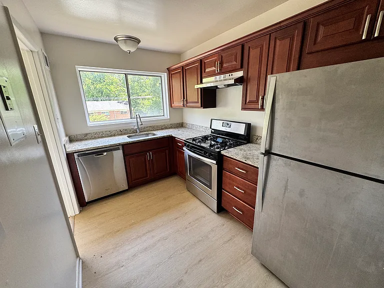 10650 Weymouth St #204 — Photo 1