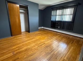 11 Edwards Pl, Valley Stream, NY 11580