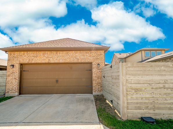 829 Parkside Dr, Roanoke, TX 76226