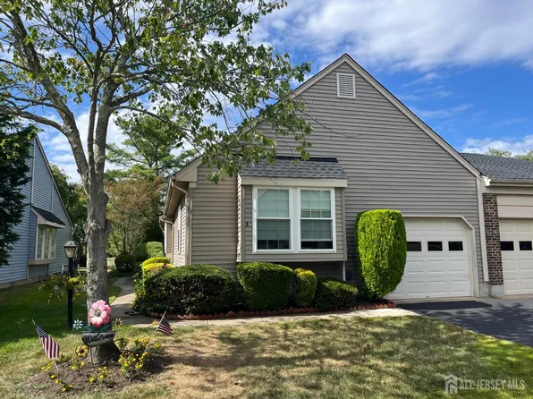 8 John Paul Jones Dr #B, Monroe Township, NJ 08831
