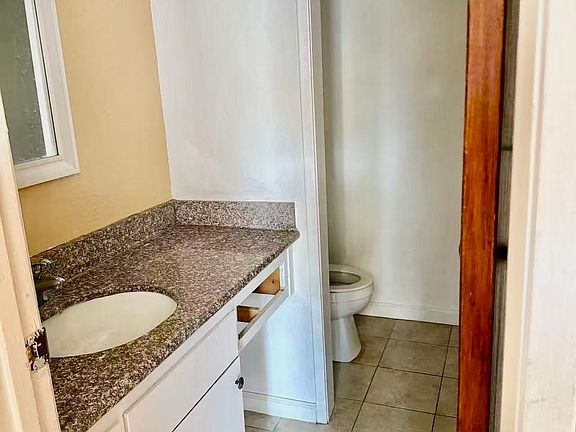 1/2 bath on the Ground level