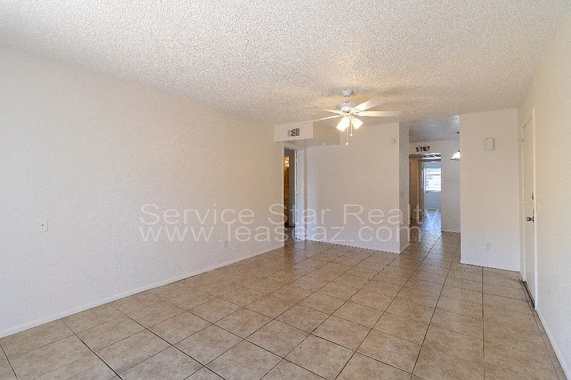 Building Photo - 2807 E Le Marche Ave #103