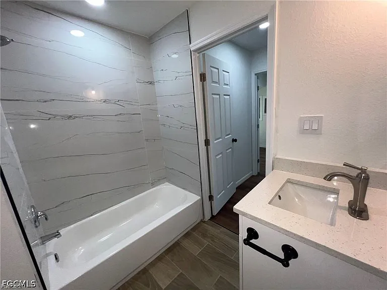 1270 Allen St #B — Photo 5
