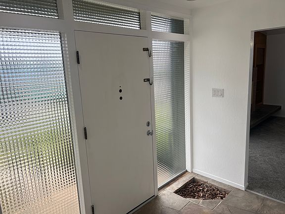 3rd image of 440 Valle Vista Ave