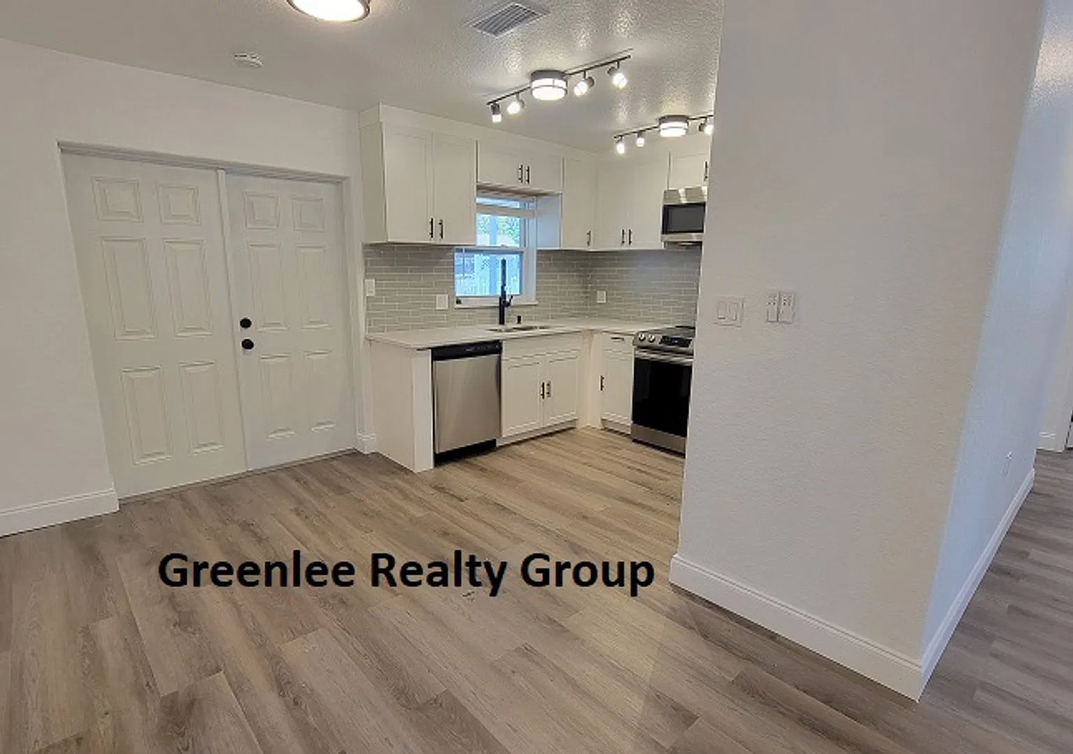 Completely Updated 3 Bed/2Bath Home! - Solar Panels! — Photo 4