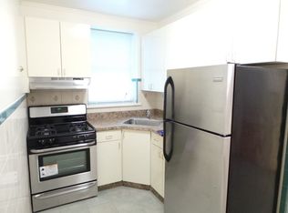 568 82nd St #2E, Brooklyn, NY 11209